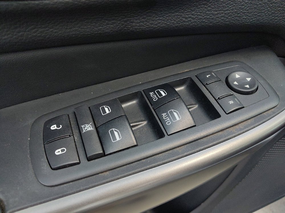 Used 2019 Jeep Cherokee Latitude Plus FWD image 27