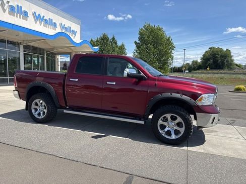Used 2017 RAM 1500 Laramie AWD/4WD image 2