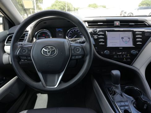 Used 2020 Toyota Camry LE FWD image 10
