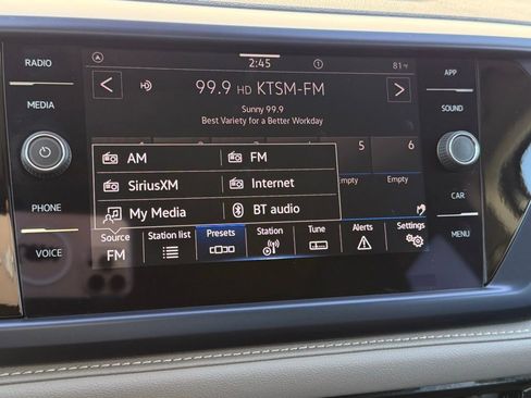 Used 2024 Volkswagen Taos SE image 10