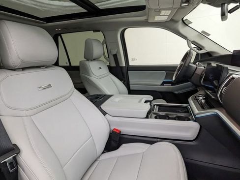 New 2025 Ford Expedition Platinum image 43