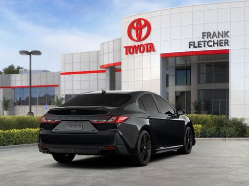 New 2026 Toyota Camry Hybrid FWD image 9