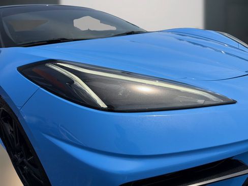 Used 2023 Chevrolet Corvette Stingray Premium Conv w/ Z51 Performance Package RWD image 11