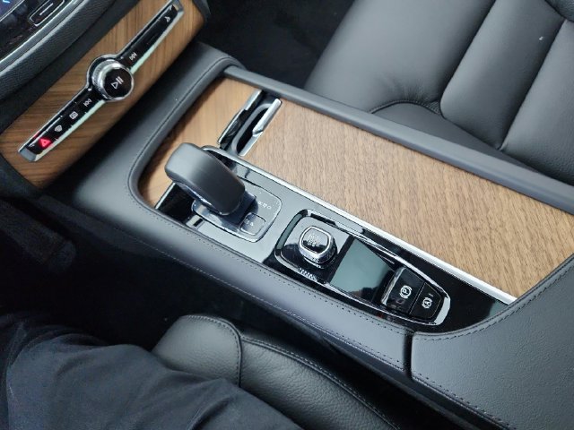 New 2025 Volvo XC90 B6 Plus w/ Protection Package Premier AWD/4WD image 30