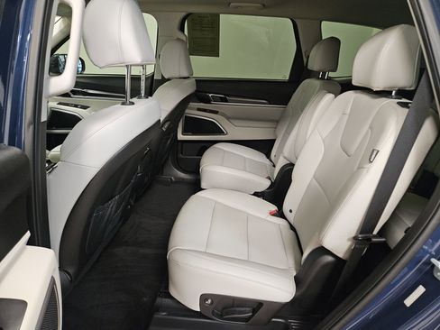 Used 2024 Kia Telluride S w/ S Sunroof Package image 11