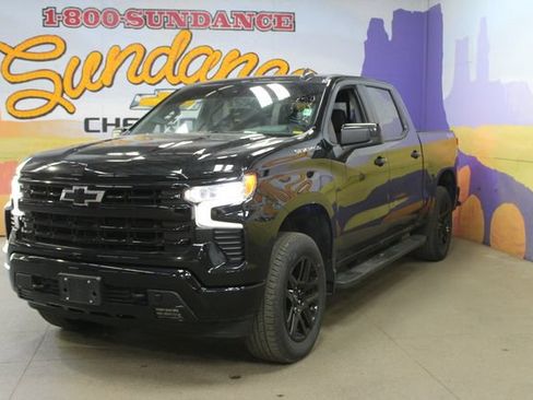 Used 2023 Chevrolet Silverado 1500 RST w/ Convenience Package II AWD/4WD image 2