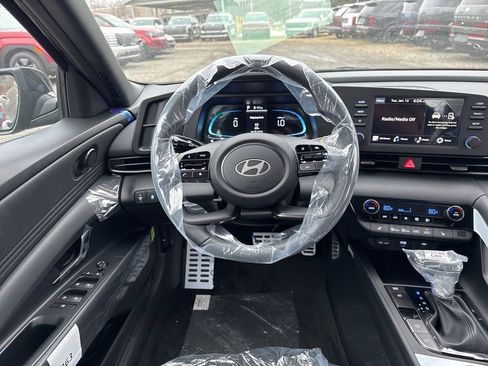 New 2026 Hyundai Elantra Sport FWD image 11
