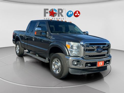 Used 2016 Ford F250 XLT w/ XLT Premium Package AWD/4WD image 6