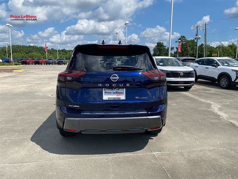 Used 2025 Nissan Rogue SL w/ Tech Package AWD/4WD image 6