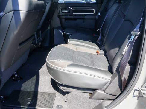 New 2026 RAM 2500 Laramie AWD/4WD image 16