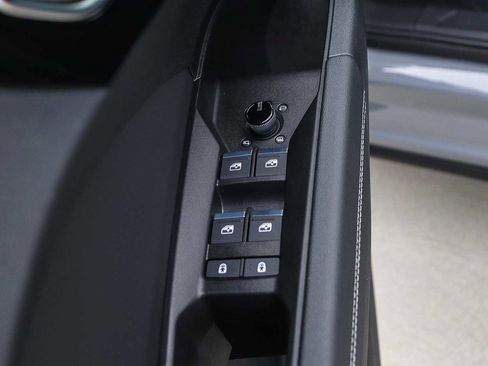 Used 2023 Audi Q4 e-tron Premium Plus w/ Premium Plus RWD image 28