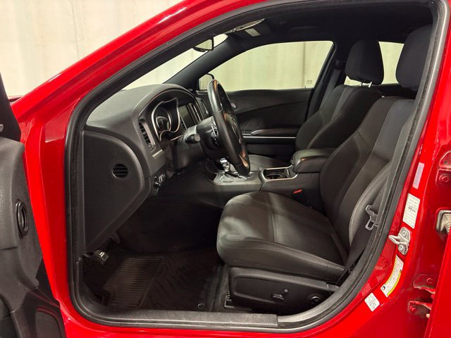 Used 2018 Dodge Charger R/T RWD image 15