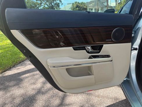 Used 2013 Jaguar XJ L Portfolio RWD image 15