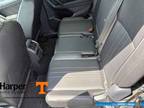 Used 2024 Volkswagen Tiguan SE w/ Panoramic Sunroof Package FWD image 10