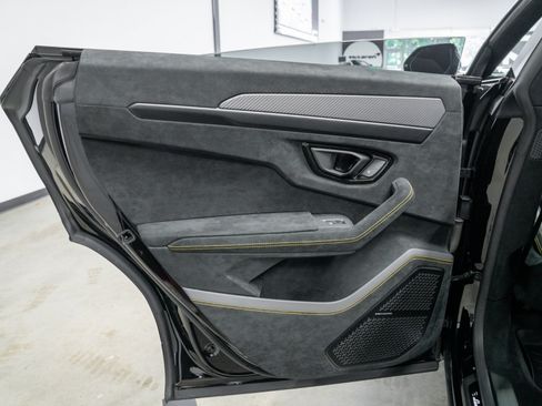 Used 2023 Lamborghini Urus Performante AWD/4WD image 43
