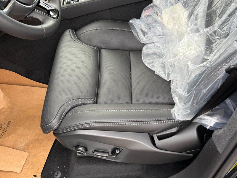 New 2026 Volvo XC90 T8 Ultra w/ Protection Package Premier AWD/4WD image 13