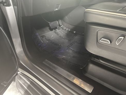 Used 2024 Cadillac Escalade Sport image 18