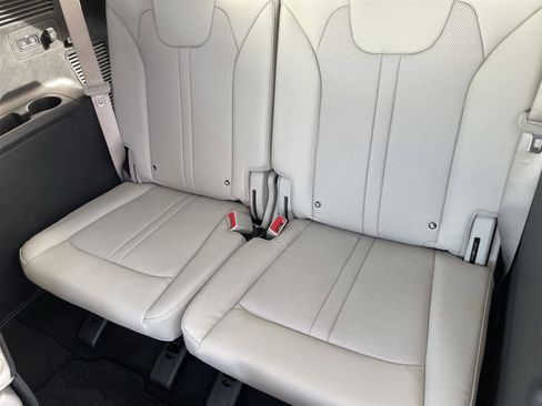 Used 2023 Kia Sorento SX Prestige w/ Panoramic Sunroof Package image 16