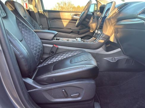 Used 2024 Ford Edge Titanium w/ Equipment Group 301A image 32