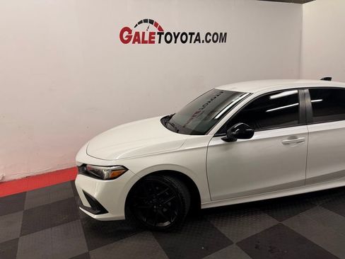 Used 2022 Honda Civic Sport image 4