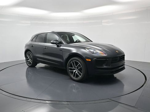 Used 2026 Porsche Macan AWD/4WD image 32