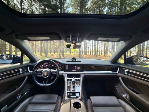 Used 2023 Porsche Panamera 4 Platinum Edition AWD/4WD image 2