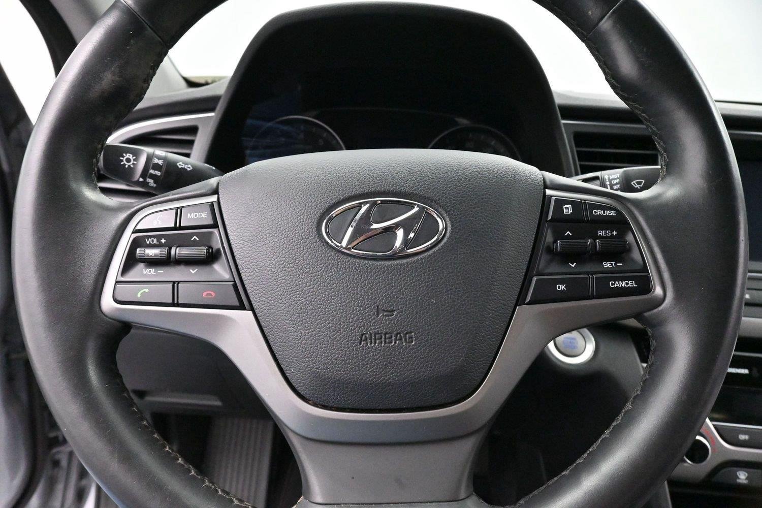 Used 2017 Hyundai Elantra Limited FWD image 16