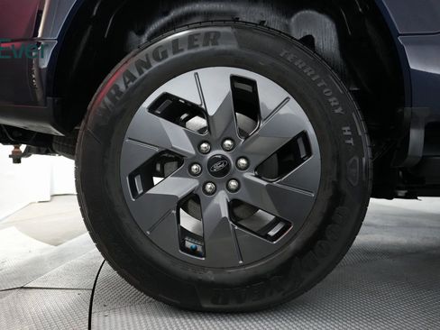 Used 2024 Ford F150 Lightning Lariat image 12