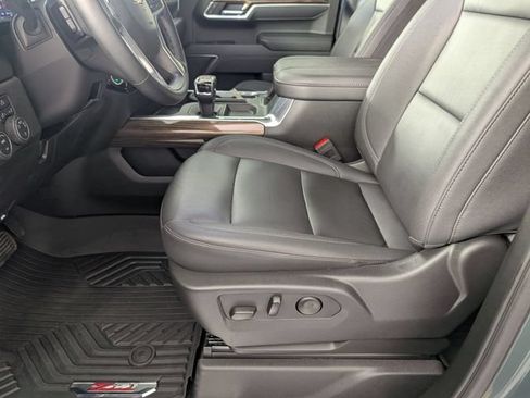 Used 2025 Chevrolet Silverado 1500 LT w/ Z71 Off-Road Package AWD/4WD image 12