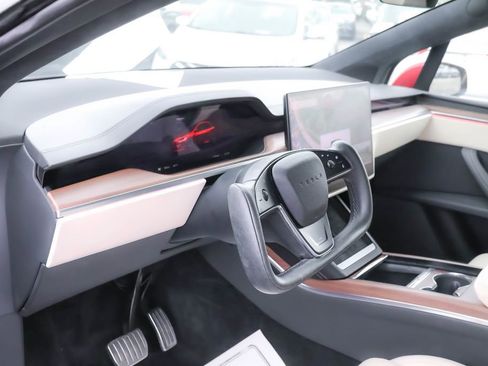 Used 2024 Tesla Model X AWD/4WD image 3