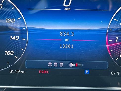 Used 2025 Mercedes-Benz GLC 300 4MATIC image 20