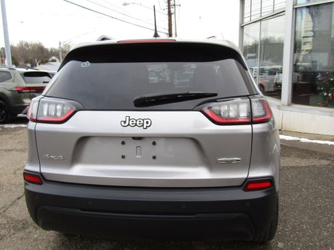 Used 2020 Jeep Cherokee Latitude Plus image 7