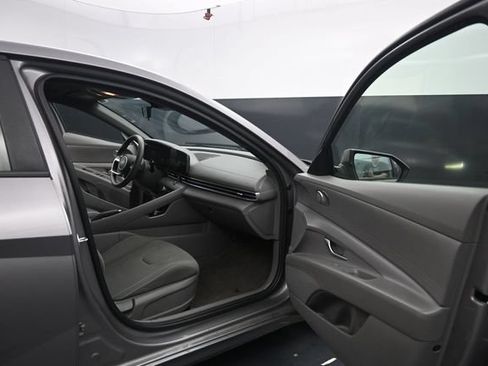 Used 2024 Hyundai Elantra SEL FWD image 37