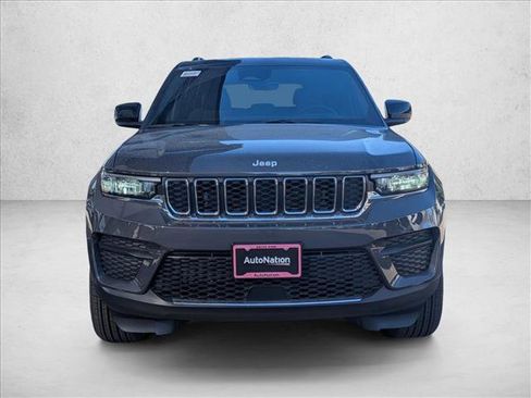 New 2025 Jeep Grand Cherokee Laredo w/ Luxury Tech Group I image 5