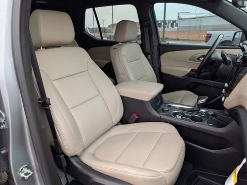 Used 2023 Chevrolet Traverse LT w/ LT Premium Package AWD/4WD image 27