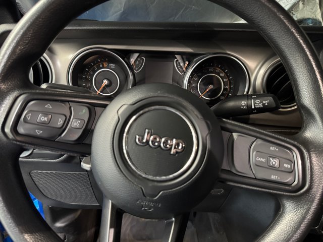 Used 2022 Jeep Gladiator Sport AWD/4WD image 23