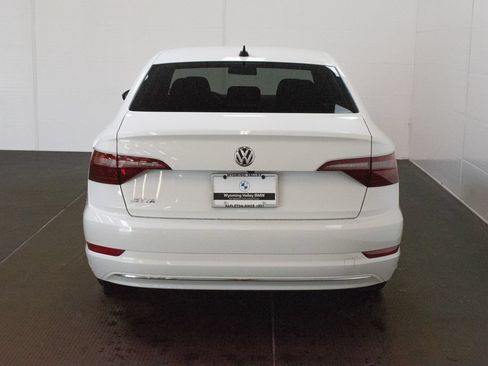 Used 2021 Volkswagen Jetta SE FWD image 5