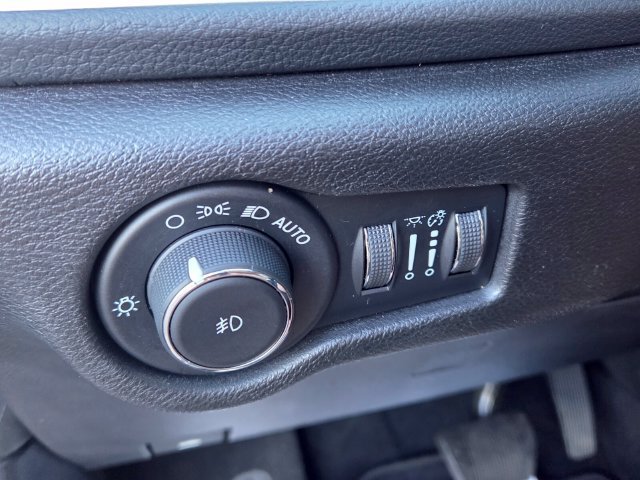 Used 2021 Chrysler Pacifica Touring w/ S Appearance Package FWD image 30