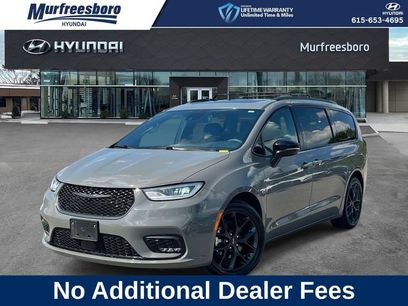 Used 2025 Chrysler Pacifica Limited