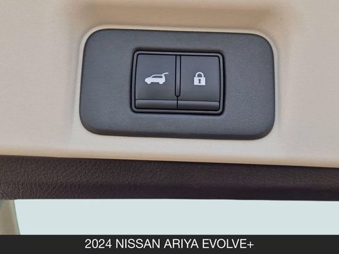 Used 2024 Nissan Ariya FWD image 26
