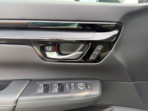 Used 2025 Honda CR-V EX-L image 16