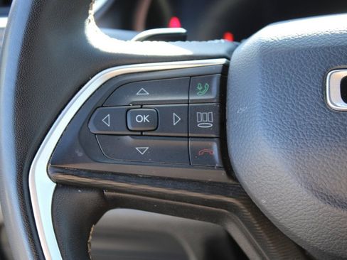 Used 2023 Jeep Grand Cherokee L Laredo image 14