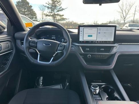 Used 2025 Ford Explorer ST-Line image 15