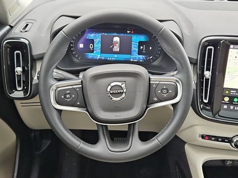 Used 2023 Volvo XC40 B4 Plus w/ Driver Assist Package FWD image 24