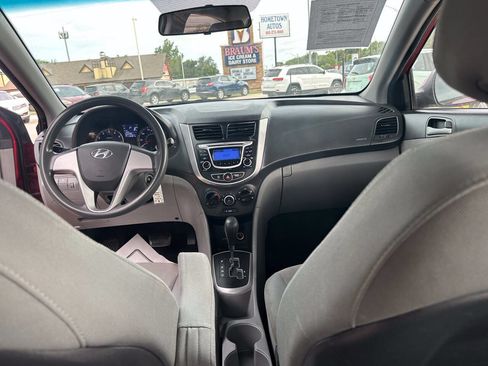 Used 2013 Hyundai Accent GLS FWD image 12