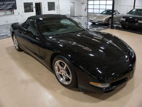 Used 2002 Chevrolet Corvette w/ Preferred Equipment Group2 image 7