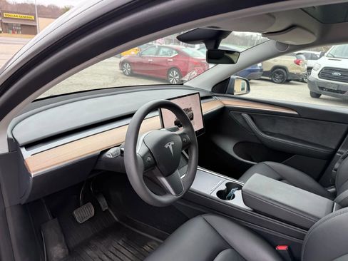 Used 2023 Tesla Model Y Long Range image 5