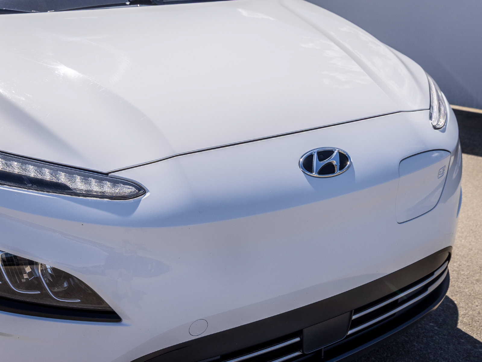 Used 2023 Hyundai Kona Limited FWD image 8