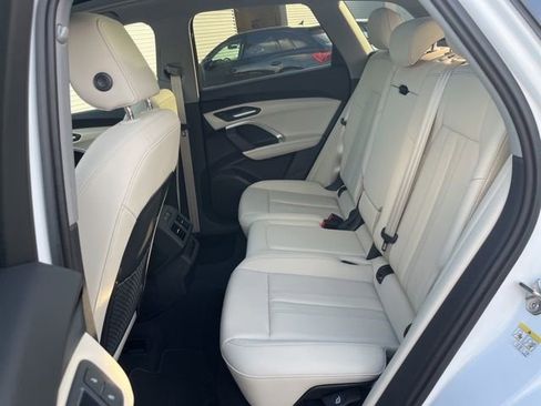 New 2025 Audi Q5 Premium image 23