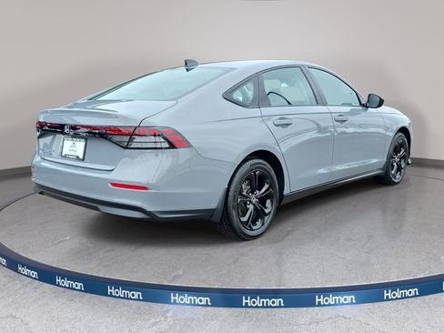 Used 2025 Honda Accord SE image 6